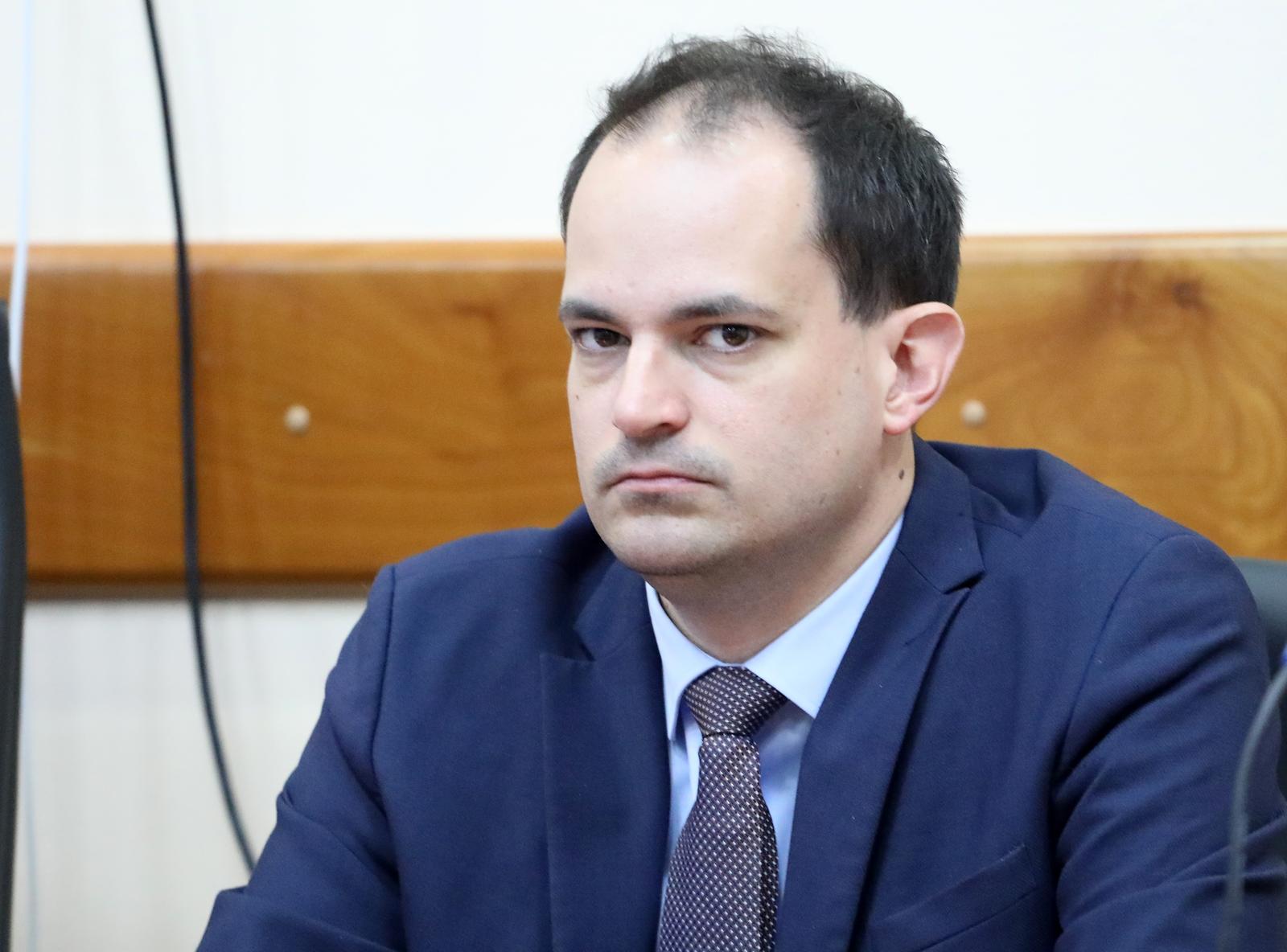 27.03.2024.,Drnis- U Drnisu u gradskoj vijecnici,ministar regionalnog razvoja i fondova Europske unije Sime Erlic dodijelio je ugovore jedinicama lokalne samouprave iz programa Ministarstva (Program odrzivog razvoja lokalne zajednice, Program podrske brdsko-planinskim podrucjima, Program podrske regionalnom razvoju).Uz ministra Erlica, nazocili su i ministar Ivan Malenica i gradonacelnik Drnisa Josip Begonja. 
Photo: Dusko Jaramaz/PIXSELL Photo: Dusko Jaramaz/PIXSELL