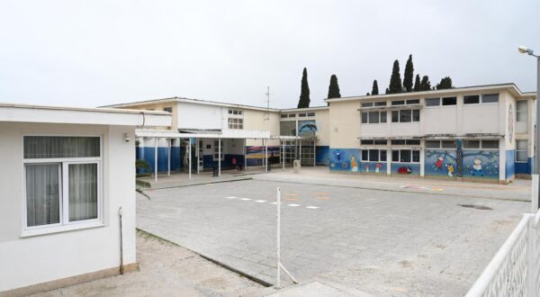 27.03.2024., Trogir - Osnovna skola Majstor Radovan, u kojoj je jutros napadnut profesor. Photo: Josko Herceg/PIXSELL