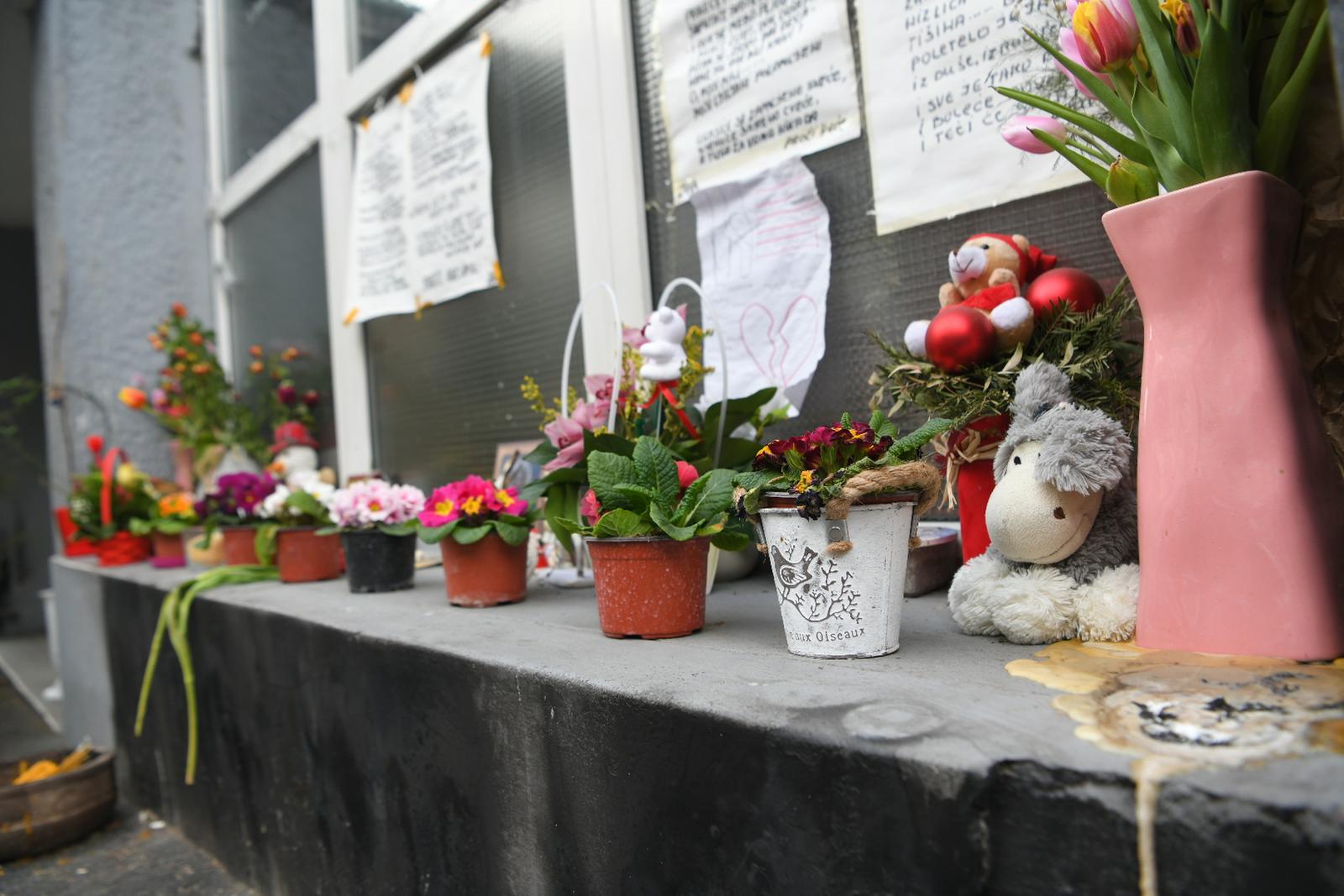 28, February, 2024, Belgrade - Students, parents, teachers and other citizens gathered at a public lesson in front of OS "Vladislav Ribnikar" on the occasion of the International Day against Peer Violence. Photo: R.Z./ATAImages

28, februar, 2024, Beograd - Na javnom casu ispred OS "Vladislav Ribnikar" povodom Medjunarodnog dana borbe protiv vrsnjackog nasilja okupili su se ucenici, roditelji, nastavnici i drugi gradjani. Photo: R.Z./ATAImages Photo: R.Z./ATAImages/PIXSELL