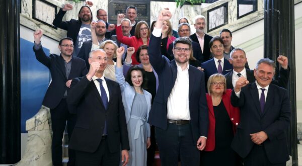 28.03.2024., Zagreb - Predstavnici  SDP-a i oko njega okupljene koalicije Rijeke pravde predali su danas Drzavnom izbornom povjerenstu kandidacijske liste za parlamentarne izbore 2024.. Photo: Patrik Macek/PIXSELL