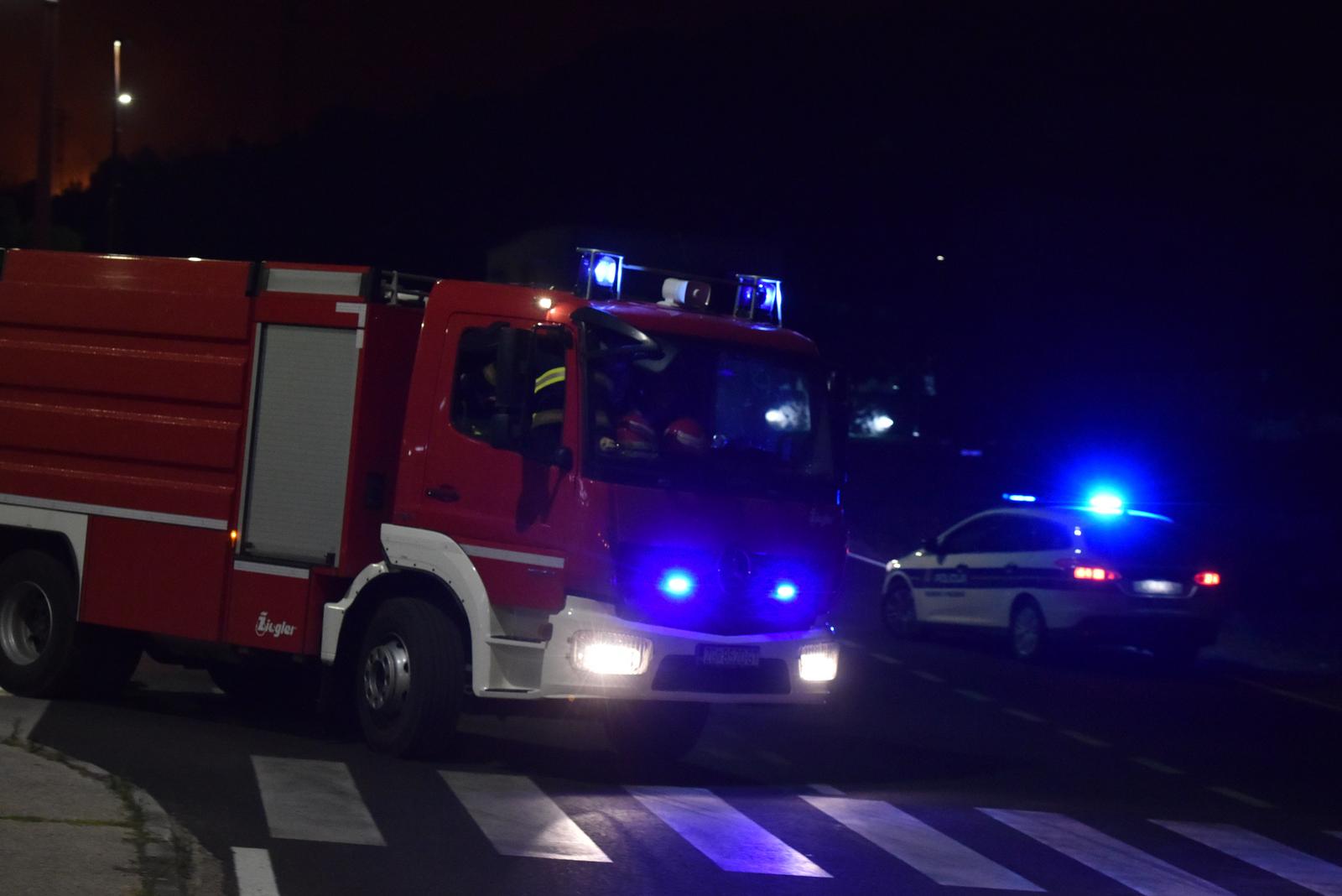 28.07.2019., Bilice - Pozar na sibenskom podrucju u mjestima Dubrava i Bilice jos uvijek je aktivan.rPhoto: Hrvoje Jelavic/PIXSELL