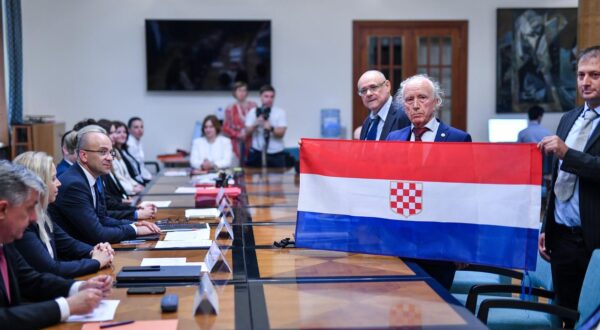 29.03.2024., Zagreb - Autohtona - Hrvatska stranka prava predala je Drzavnom izbornom povjerenstu kandidacijske liste za parlamentarne izbore 2024. Drazen Keleminec Photo: Josip Regovic/PIXSELL