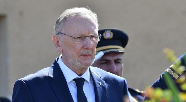 30.03.2024. Arano.mjesno groblje
Polaganjem vijenaca i paljenjem svijeca na grobu Josipa Jovica obiljezena je  33. godisnjica pogibije prve zrtve Domovinskoga rata
Davor Boinovic ministar unutarnjih poslova RH
 Photo: Matko Begovic/PIXSELL