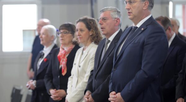 31.03.2024.Zagreb - Predsjednik Vlade Andrej Plenkovic prisustvovao je e uskrsnoj svetoj misi, koju je predvodio  nadbiskup mons. Drazen Kutlesa, Photo: Tomislav Miletic/PIXSELL