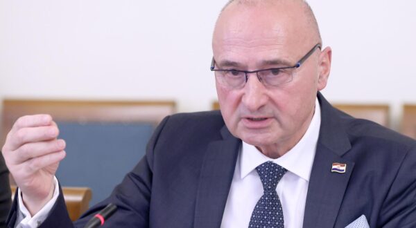 28.02.2024., Zagreb - Na sjednici Odbora za vanjsku politiku ministar vanjski i europskih poslova Gordan Grlic Radman govorio je o temi „Proces pristupanja Republike Hrvatske Organizaciji za gospodarsku suradnju i razvoj (OECD)“
 Photo: Patrik Macek/PIXSELL