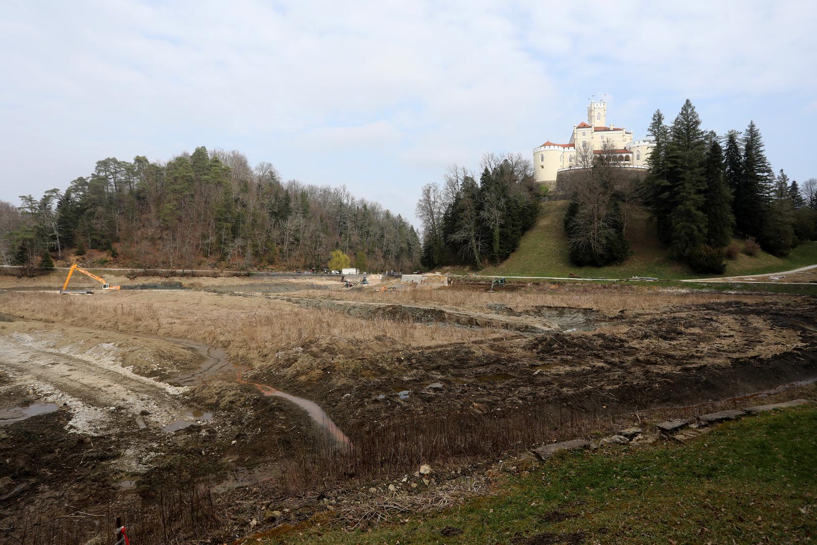 06.03.2024., Trakoscan - Nastavljeno je ciscenje jezera Trakoscan od natalozenog sedimenta Photo: Zeljko Hladika/PIXSELL