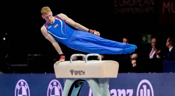 ZUGEC Mateo CRO on the pommel horse Pauschenpferd. GER, Artistics Gymnastics Mens All-Around Turnen Mehrkampf Maenner, European Championships Munich 2022, 18.08.2022. Photo: EIBNER/Heike Feiner GER, Artistics Gymnastics Mens All-Around Turnen Mehrkampf Maenner, European Championships Munich 2022, 18.08.2022. Munich *** ZUGEC Mateo CRO on the pommel horse pommel horse GER, Artistics Gymnastics Mens All Around Gymnastics All Around Men , European Championships Munich 2022, 18 08 2022 Photo EIBNER Heike Feiner GER, Artistics Gymnastics Mens All Around Gymnastics All Around Men , European Championships Munich 2022, 18 08 2022 Munich Copyright: xEibnerxPressefotox/xHeikexFeinerx EP_HFR,Image: 714857206, License: Rights-managed, Restrictions: Credit images as "Profimedia/ IMAGO", Model Release: no, Credit line: Eibner Pressefoto / Heike Feiner / imago sportfotodienst / Profimedia