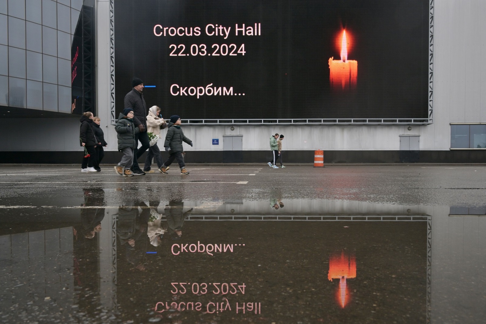 8648762 23.03.2024 A screen on the facade of the Crocus City Hall displays a message in memory of the victims of a terrorist attack on the concert venue in the Moscow region on March 22, in Moscow, Russia.,Image: 859013135, License: Rights-managed, Restrictions: Editors' note: THIS IMAGE IS PROVIDED BY RUSSIAN STATE-OWNED AGENCY SPUTNIK., Model Release: no, Credit line: Evgeny Biyatov / Sputnik / Profimedia