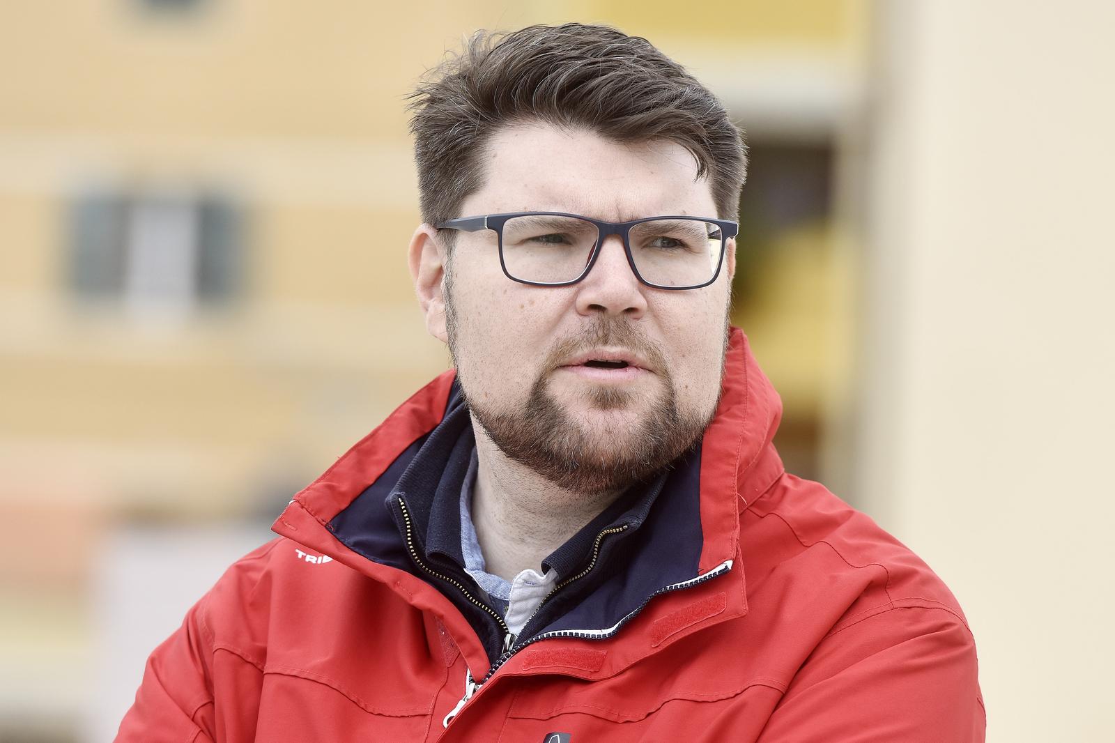10.03.2024., Sibenik - Konferencija za medije predsjednika SDP-a Pedje Grbina i predsjednika SDP-a Sibenik Toncija Restovica. Photo: Hrvoje Jelavic/PIXSELL