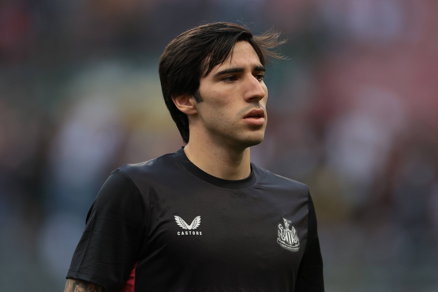 Milan, Italy, 19th September 2023. Sandro Tonali of Newcastle United during the warm up prior to the UEFA Champions League match at Giuseppe Meazza, Milan. Picture credit should read: / Sportimage EDITORIAL USE ONLY. No use with unauthorised audio, video, data, fixture lists, club/league logos or live services. Online in-match use limited to 120 images, no video emulation. No use in betting, games or single club/league/player publications. SPI-2573-0156,Image: 847050098, License: Rights-managed, Restrictions: Credit images as "Profimedia/ IMAGO", Model Release: no, Credit line: Jonathan Moscrop / imago sportfotodienst / Profimedia