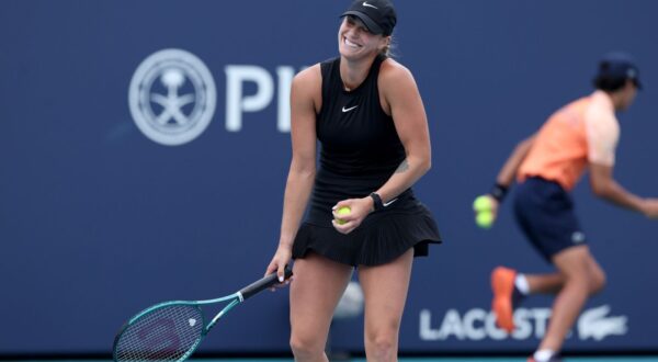 March 22, 2024, Miami Gardens, Florida, United States Of America: MIAMI GARDENS, FLORIDA - MARCH 22: Aryna Sabalenka of Belarus defeats Paula Badosa of Spain in the second round on Day 7 of the Miami Open Presented by Itau at Hard Rock Stadium on March 22, 2024 in Miami Gardens, Florida ...People:  Aryna Sabalenka,Image: 858912378, License: Rights-managed, Restrictions: , Model Release: no, Credit line: SMG / Zuma Press / Profimedia