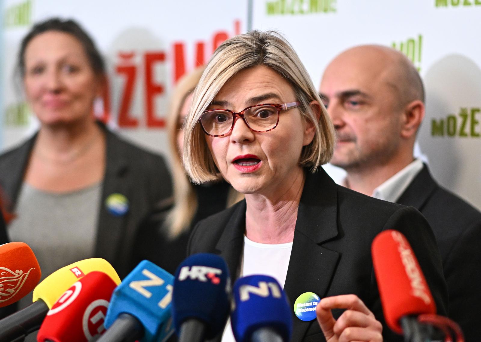 16.03.2024. Zagreb - Na konferenciji za novinare Mozemo! predstavljeni su koordinatore izborne kampanje, a koordinatori stranke Sandra Bencic i Tomislav Tomasevic dali su izjave za medije. Photo: Neva Zganec/PIXSELL