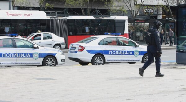 26, March, 2024, Belgrade - The police received a tip that a suspicious bag had been spotted in the "Moskva" hotel and teams of the MUP arrived at the hotel, and the counter-sabotage team of the MUP specialized in the removal of explosives also arrived, which after a detailed inspection determined that there was nothing suspicious. Photo: Milos Tesic/ATAImages

26, mart, 2024, Beograd - Policija je dobila dojavu da je u hotelu "Moskva" uocena sumnjiva torba i ekipe MUP-a su stigle u hotelu, a pristigla je i Kontradiverziona ekipa MUP-a spezijalizovana za ukljanjanje eksploziva, koja je detaljnim pregledom utvrdila da nema niceg sumnjivog. Photo: Milos Tesic/ATAImages,Image: 859727295, License: Rights-managed, Restrictions: , Model Release: no, Credit line: Milos Tesic / ATA Images / Profimedia