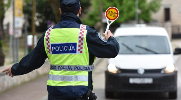 19.04.2018., Sibenik -"nPolicijska kontrola vozila"nPhoto: Hrvoje Jelavic/PIXSELL