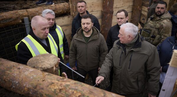 epa11247121 A handout picture made available by the Presidential Press Service shows Ukrainian President Volodymyr Zelensky (C) visiting the 117th Seperate Territorial Defence Brigade during a working visit to the Sumy region, Ukraine, 27 March 2024 amid the Russian invasion. Zelenskyy was briefed on the organization across three lines of defense and discussed the current needs for weapons and equipment. Russian troops entered Ukrainian territory on 24 February 2022, starting a conflict that has provoked destruction and a humanitarian crisis.  EPA/PRESIDENTIAL PRESS SERVICE HANDOUT   HANDOUT EDITORIAL USE ONLY/NO SALES HANDOUT EDITORIAL USE ONLY/NO SALES