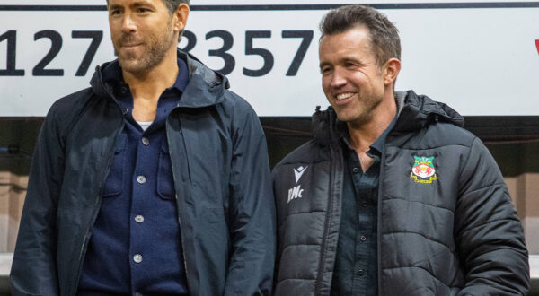 Maidenhead United v Wrexham Vanarama National League Wrexham owners Ryan Reynolds and Rob McElhenney arrive at York Road before the Vanarama National League match at York Road, Maidenhead PUBLICATIONxNOTxINxUKxCHN Copyright: xDarrenxWoolleyx FIL-16034-0006