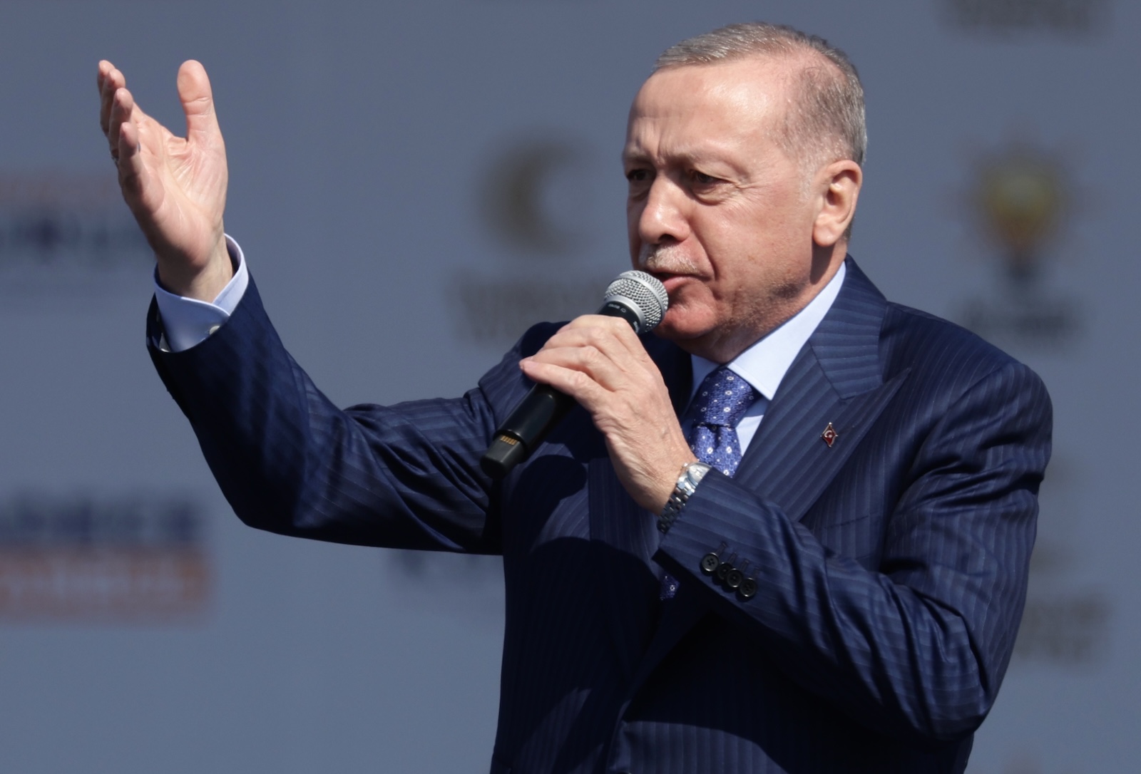epa11241079 Turkish President Recep Tayyip Erdogan delivers a speech during the AK Party's election campaign rally in Istanbul, Turkey, 24 March 2024. The local elections in Turkey are scheduled for 31 March 2024.  EPA/ERDEM SAHIN