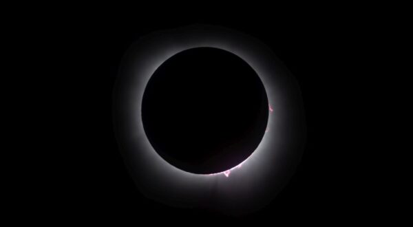 epa11266187 View of a solar eclipse in Torreon, Mexico, on 8 April 2024.The North America Solar eclipse totality is visible in parts of Mexico, the US and Canada.  EPA/Miguel Sierra