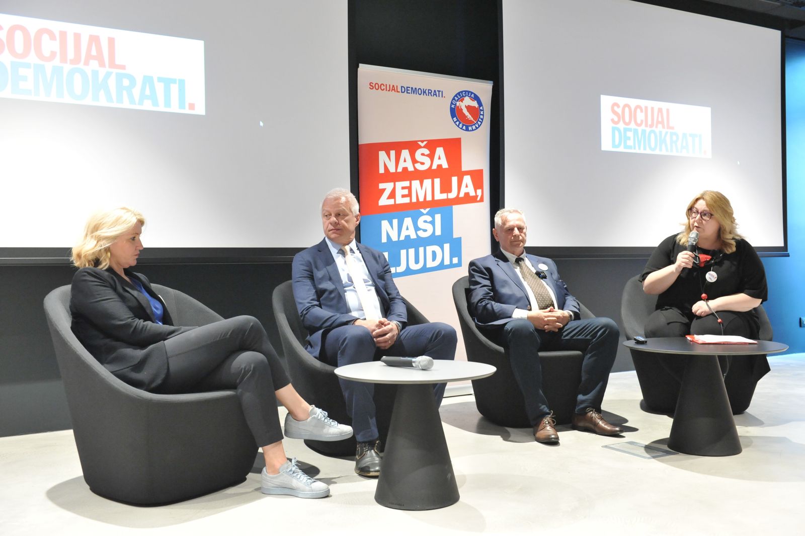 Zagreb, 11.4.2024.- Socijaldemokrati i predstavnici saveza Naa Hrvatska odrali su u èetvrtak panel o nunosti i izazovima borbe protiv korupcije u drutvu, a predsjednik SD-a Davorko Vidoviæ ocijenio je borbu protiv korupcije kao nultu temu od koje sve druge prièe poèinju te je istaknuo kako je Hrvatska izgubila tri BDP-a zbog nje. Na slici nositeljica antikorupcijskog programa saveza Naa Hrvatska Nataa Novakoviæ, predsjednik Istanbulskog antikorupcijskog akcijskog plana OECD-a Drago Kos, predsjednik Socijaldemokrata Davorko Vidoviæ i saborska zastupnica Socijaldemokrata Ivana Posavec Krivec. 
foto HINA/ Socijaldemokrati/ ua
