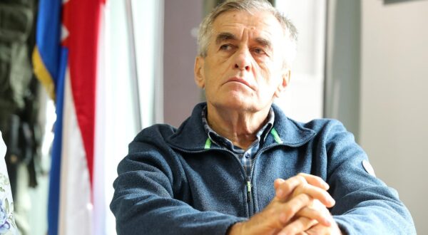 9.11.2021., Zagreb - Konferencija za medije u organizaciji braniteljskih udruga na temu Huljenje svetinja hrvatskog Domovinskoga rata i hrvatskih branitelja odrzana je u Domu specijalne policije. Prof. dr. sc. Josip Jurcevic, hrvatski dragovoljac Domovinskog rata i povjesnicar. 
Photo: Goran Stanzl/PIXSELL Photo: Goran Stanzl/PIXSELL