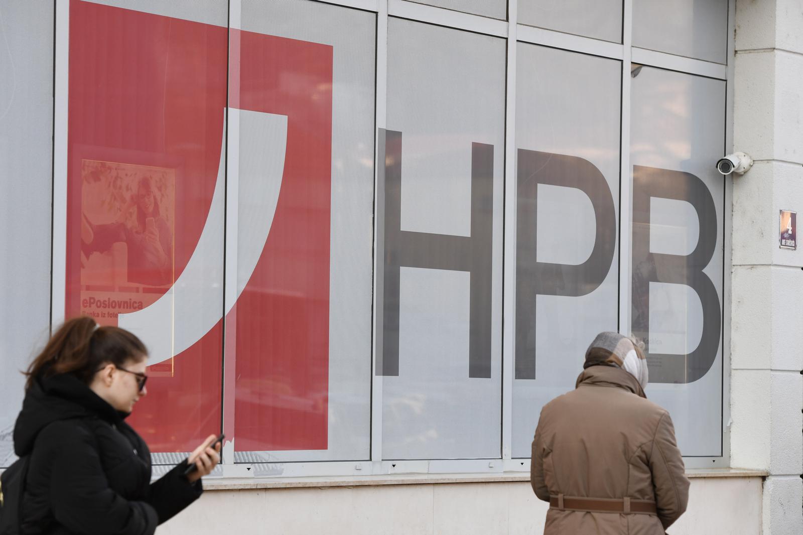 02.03.2022., Sibenik - Jedinstveni sanacijski odbor u suradnji s HNB-om odlucio je da Hrvatska postanska banka preuzme Sberbank u Hrvatskoj. Svi depoziti gradjana i tvrtki, bez obzira na njihov iznos, su sigurni i bit ce dostupni po otvaranju poslovnica. Photo: Hrvoje Jelavic/PIXSELL