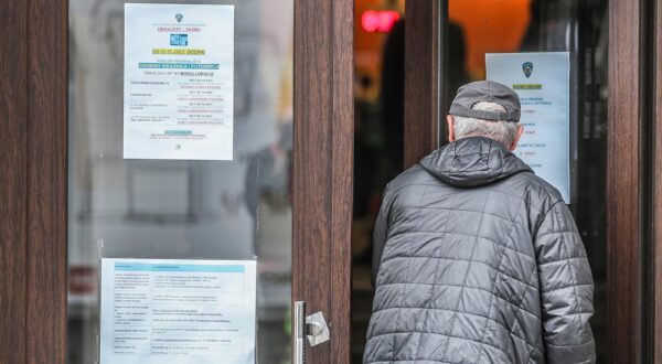 02.05.2023.., Zagreb - Od 2. svibnja svi poslovi vezani za izradu osobnih dokumenata sele u Vukovarsku 70 jer zgrada u Petrinjskoj ide u obnovu nakon potresa. Photo: Slavko Midzor/PIXSELL