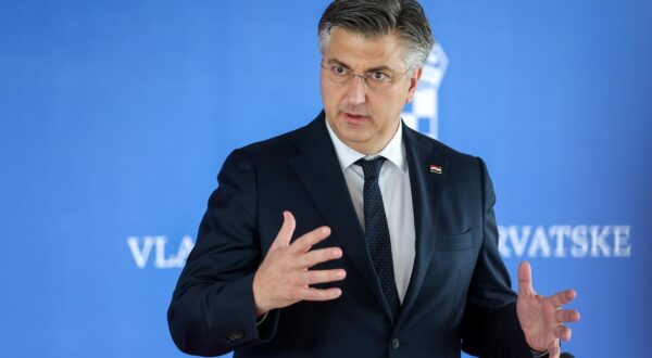 03.04.2024., Zagreb - Predsjednik Vlade RH Andrej Plenkovic daje izjavu za medije nakon svecanog urucivanja ugovora sufinanciranih iz Europskog socijalnog fonda plus u okviru Poziva Zazeli - prevencija institucionalizacije. Photo: Igor Kralj/PIXSELL