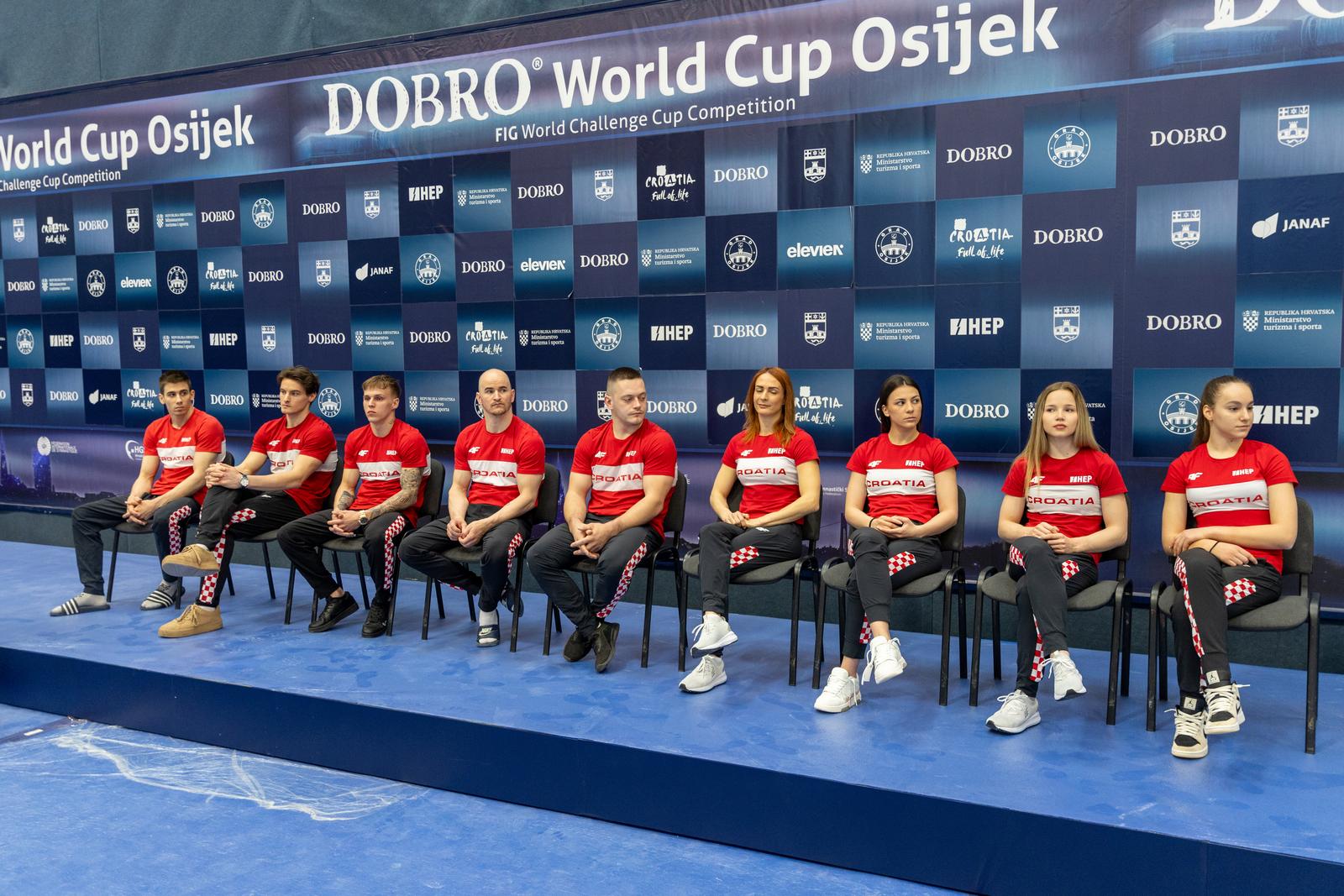 03.04.2024., Osijek - U dvorani Gradski vrt odrzana je konferencija za medije uoci pocetka Dobro World Cup-a Osijek. Marko Sambolec, Marko Jovicic, Aurel Benovic, Filip Ude, Tin Srbic, Tijana Korent, Tina Zelcic, Sara Sulekic, Sofia Mester Photo: Borna Jaksic/PIXSELL