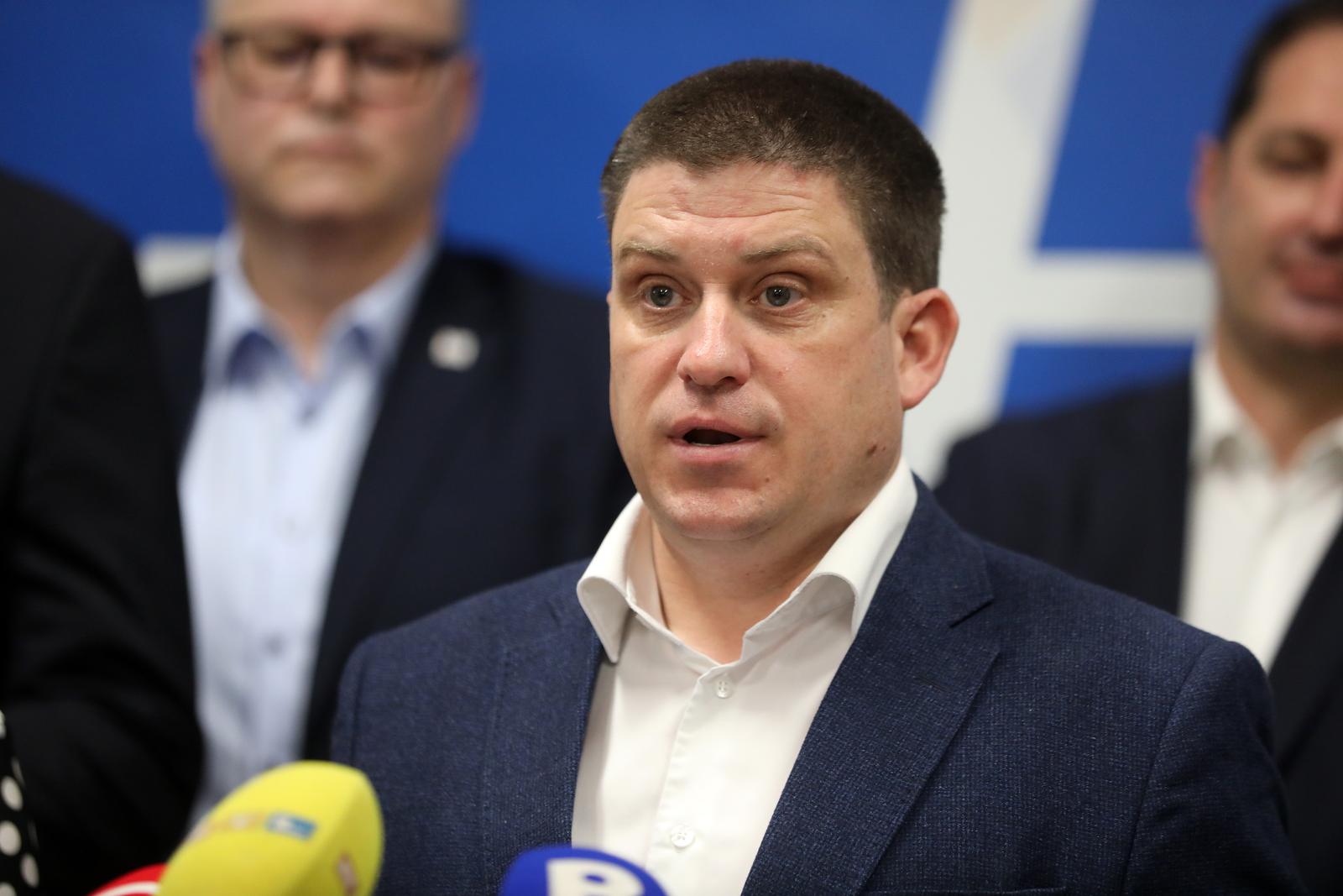 03.04.2024., Rijeka - Potpredsjednik HDZ-a i nositelj liste u 8. izbornoj jedinici Oleg Butkovic predstavio je dio HDZ-ovog izbornog programa i kandidate liste HDZ-a i koalicijskih partnera u VIII izbornooj jedinici. Photo: Goran Kovacic/PIXSELL