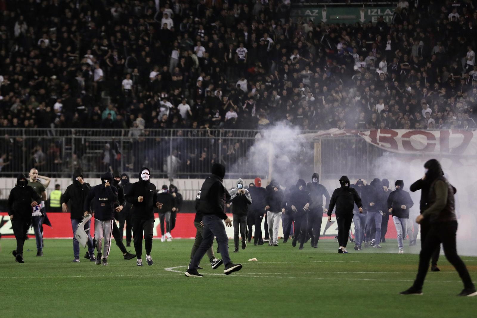 03.04.2024., stadion Poljud, Split - SuperSport Hrvatski nogometni kup, polufinale, HNK Hajduk - GNK Dinamo. Nakon zavrsetka  utakmice upadom Torcide na teren nastali su neredi i sukob s policijom koja je kasnije ispraznila cijeli stadion. Photo: Ivo Cagalj/PIXSELL