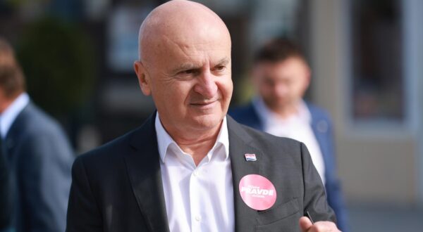 04.04.2024., Vukovar - Predstavljanje kandidata i kandidatkinja koalicije Rijeke pravde iz V. izborne jedinice. Predstavio ih je član Predsjedništva SDP-a i prvi na listi u V. izbornoj jedinici, Predrag Fred Matić.  Photo: Davor Javorovic/PIXSELL