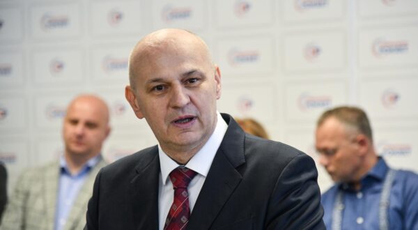 4.4.2024., Zagreb - Predstavljanje liste kandidata Domovinskog pokreta i koalicijskih partnera za I. Izbornu jedinicu na celu s  Mislavom Kolakusicem (Pravo i pravda), za II. Izbornu jedinicu na celu s Tomislavom Josicem (Domovinski pokret) i za VI. Izbornu jedinicu na celu s Igorom Peternelom (Domovinski pokret). Mislav Kolakusic Photo: Josip Regovic/PIXSELL