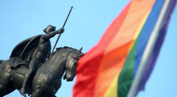 04.06.2018., Zagreb - Zastave duginih boja i ostale na Trgu kralja Tomislava najavljuju 17. Zagreb Pride. Povorka ponosa ove godine krenuti ce u subotu 9. lipnja ispred Mimare u 15.30.rPhoto: Sanjin Strukic/PIXSELL