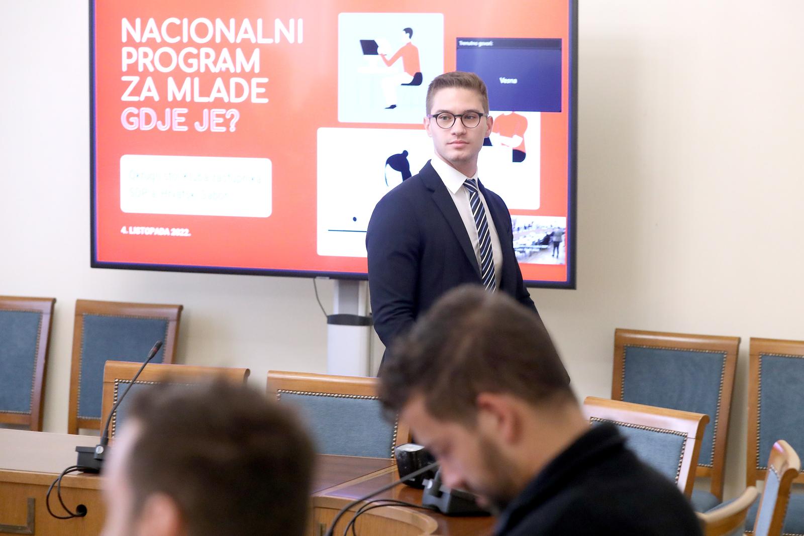 04.10.2022., Zagreb - U Saboru je odrzan okrugli stol Kluba zastupnika SDP-a o temi "Nepostojanje Nacionalnog programa za mlade".
 Photo: Patrik Macek/PIXSELL