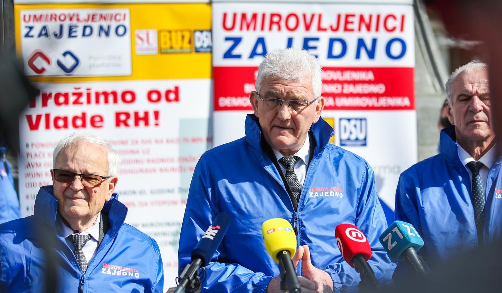 05.04.2024.., Zagreb - Na trgu Bana Josipa Jelacica koalicija Umirovljenici zajedno odrzali su konferenciju za novinare na kojoj su pojasnili zasto smatraju da je dan odrzavanja parlamentarnih izbora takodjer i dan kada se za 1,2 milijuna umirovljenika odrzava svojevrstan referendum uz pitanje: "Zelite li vece mirovine odmah u prosjeku za 200 eura... ili ostanak u siromastvu?" Photo: Slavko Midzor/PIXSELL