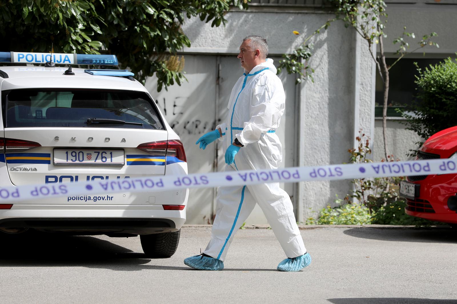 05.04.2024., Zagreb - Jutros je oko 8:20 sati u stanu na Srednjacima pronadjeno je tijelo zene. Policija je izvijestila da je smrt posljedica kaznenog djela.  Ocevid je u tijeku. Photo: Robert Anic/PIXSELL