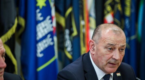 05.04.2024., Zagreb - U prostorijama HVIDR-e odrzana je tribina na kojoj je predstavljen HDZ-ov program za branitelje. Tomo Medved Photo: Slavko Midzor/PIXSELL