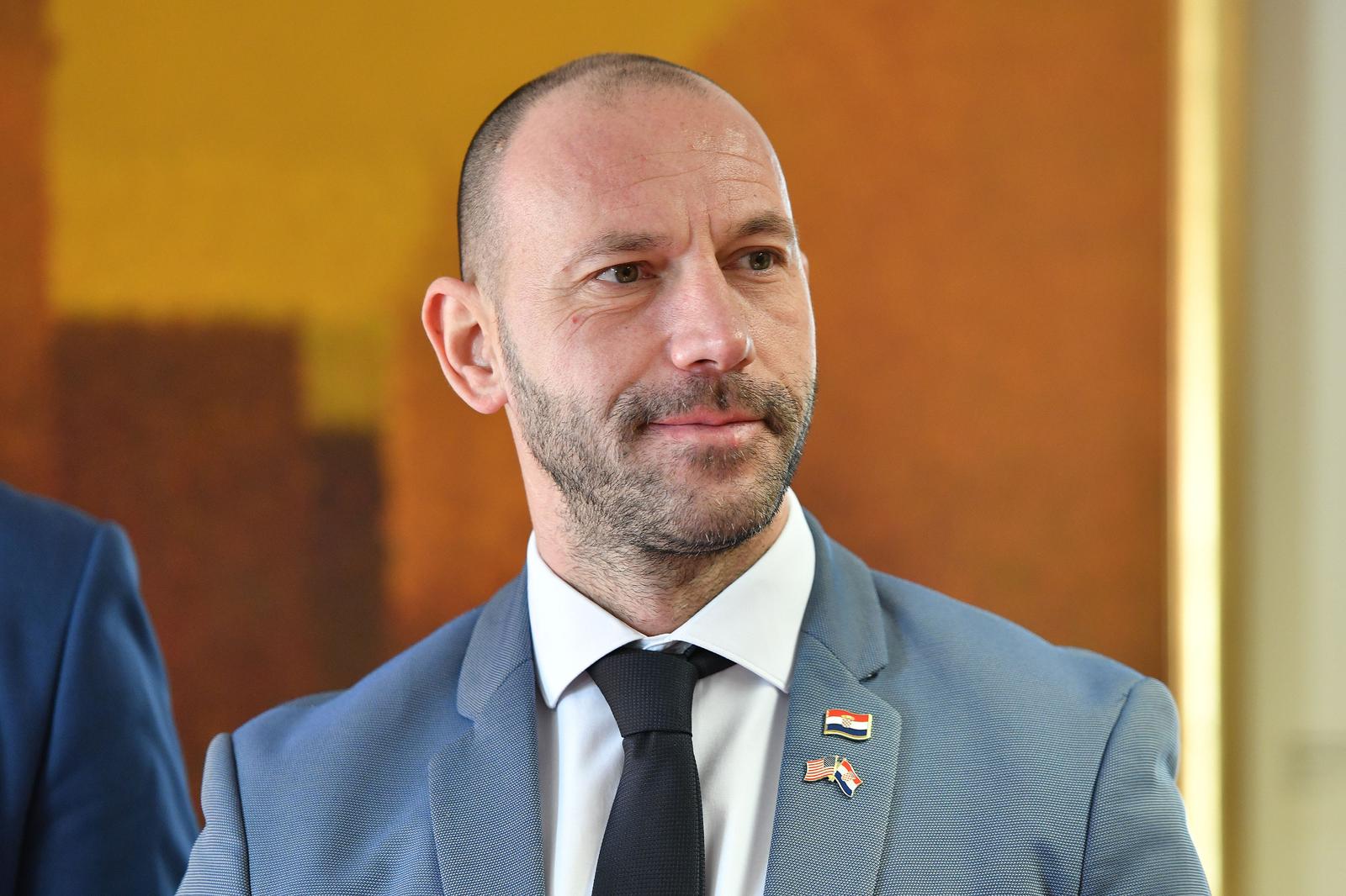 06.02.2024., Varazdin - Gradonacelnik Varazdina Neven Bosilj i direktor Fonda za zastitu okolisa i energetsku ucinkovitost Luka Balen potpisali su ugovor o sudjelovanju fonda u financiranju sanacije zatvorenog odlagalista neopasnog otpada u Gospodarskoj zoni "Brezje". Damir Habijan. Photo: Vjeran Zganec Rogulja/PIXSELL