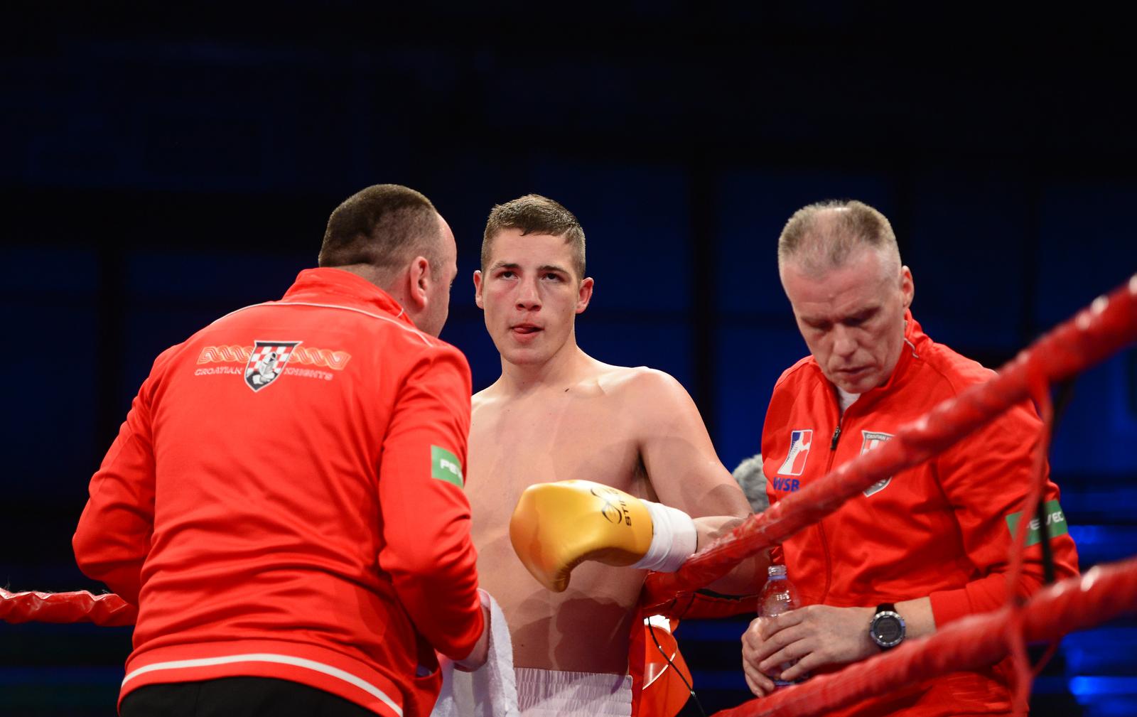06.04.2018., Dom sportova, Zagreb - 8. kolo Svjetske boksacke lige (WSB - World Series of Boxing), grupa B C1, Croatian Knights - British Lionhearts, kategorija do 91 kg, Nikica Radonic - Radoslav Pantaleev. Nikica Radonic. "nPhoto: Marko Prpic/PIXSELL