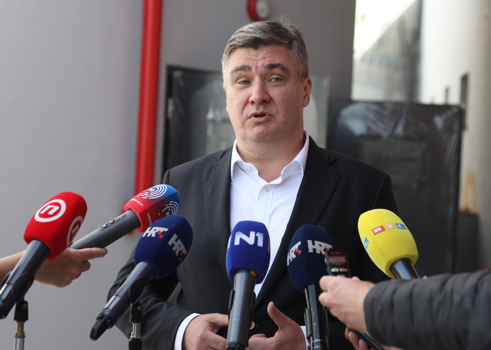 08.04.2024.,Sibenik-Predsjednik Republike i vrhovni zapovjednik Oruzanih snaga Republike Hrvatske Zoran Milanovic posjetio je  Industrijsko-obrtnicku skolu Sibenik. Prilikom posjeta sa domacinom Markom Jelicem,zupanom, predstavljen mu je  rad Regionalnog centra kompetentnosti ARS MECHANICA.   Photo: Dusko Jaramaz/PIXSELL Photo: Dusko Jaramaz/PIXSELL
