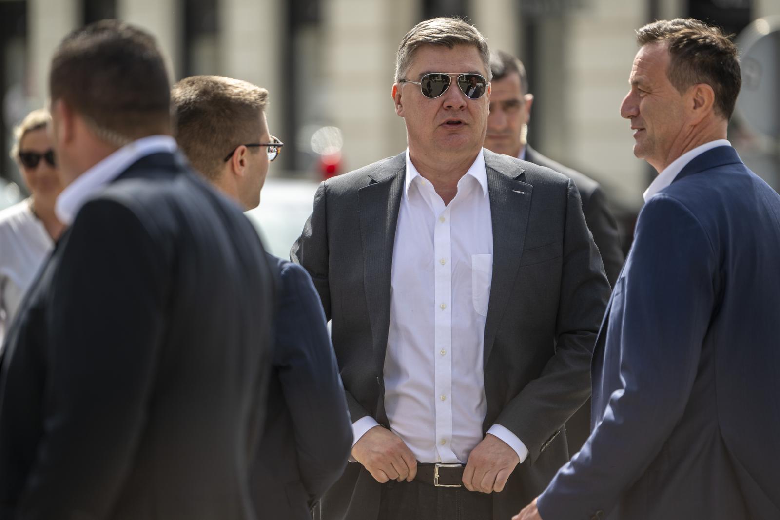 10.04.2024., Varazdin - Predsjednik Republike Zoran Milanovic posjetio je novo obnovljenu gradsku vijecnicu uz gradonacelnika Nevena Bosilja. Photo: Igor Soban/PIXSELL