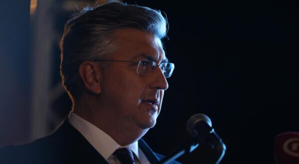 10.04.2024., Rijeka - Premijer Andrej Plenkovic na predizbornom skupu HDZ-a i koalicijskih partnera na trgu 128 brigade HV na kojem su predstavljeni kandidati sa liste za VIII izbornu jedinicu. Photo: Goran Kovacic/PIXSELL