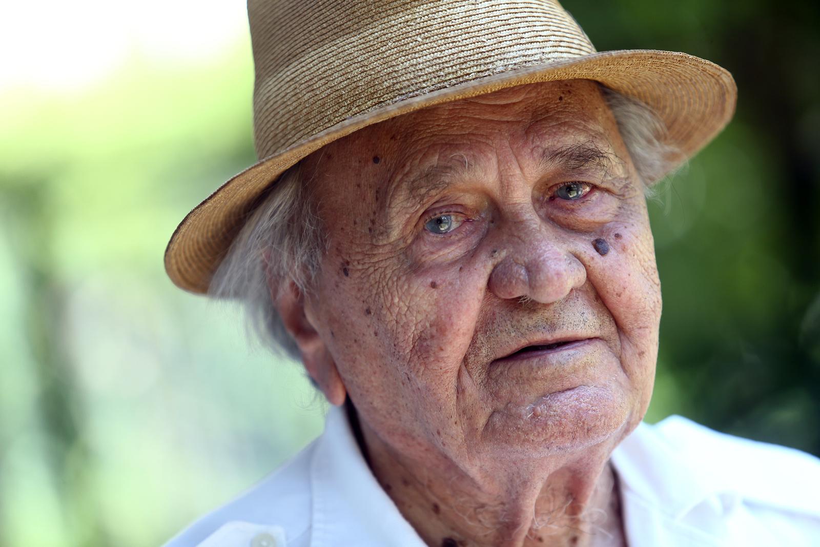 10.06.2014., Zagreb - 94-godisnji Josip Manolic s vozackom dozvolom."nPhoto: Slavko Midzor/PIXSELL