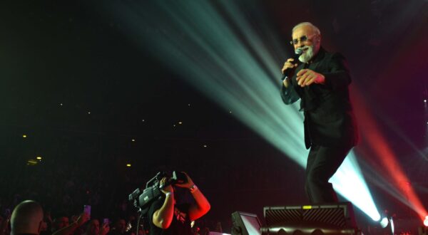 09.12.2023., Zagreb - Drugi koncert Dine Merlina u Areni Zagreb. Dio Merlin Photo: Josip Mikacic/PIXSELL