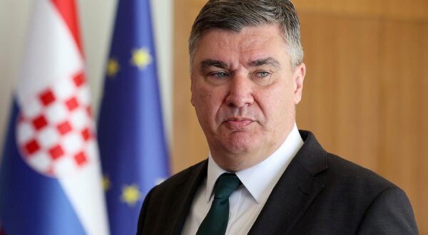11.04.2024., Zagreb - Predsjednik Republike i vrhovni zapovjednik Oruzanih snaga Republike Hrvatske Zoran Milanovic dao je izjavu medijima  Photo: Goran Stanzl/PIXSELL