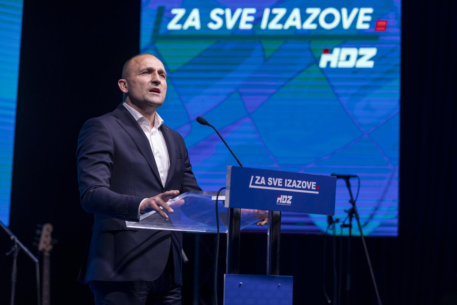 11.04.2024., Osijek, Sportska dvorana Zrinjevac - Predsjednik HDZ-a Andrej Plenkovic nazocio je predizbornim aktivnostima za liste HDZ-a i partnera u IV. i V. izbornoj jedinici. Photo: Davor Javorovic/PIXSELL