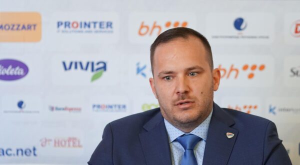 11.06.2020., Gradski stadion, Banja Luka (BiH) – Na izvanrednoj konferenciji za medije  obratio se prvi covijek FK Borac, Vico Zeljkovic i istakao kako njegov klub vise nema dugovanja kao i da spremno docekuje europske utakmice.  rPhoto: Dejan Rakita/PIXSELL
