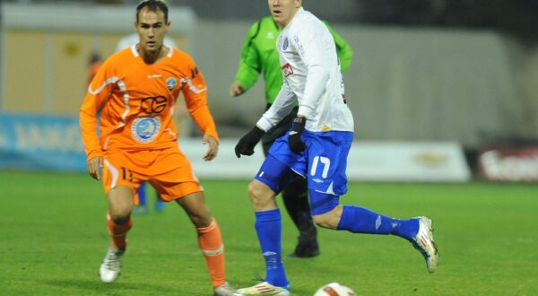 26.11.2011.,stadion Subicevac, Sibenik - 16. kolo MAXtv 1. HNL, NK Sibenik - NK Hajduk.Tonci Kukoc i Boris Pesicr"nPhoto: Hrvoje Jelavic/PIXSELL