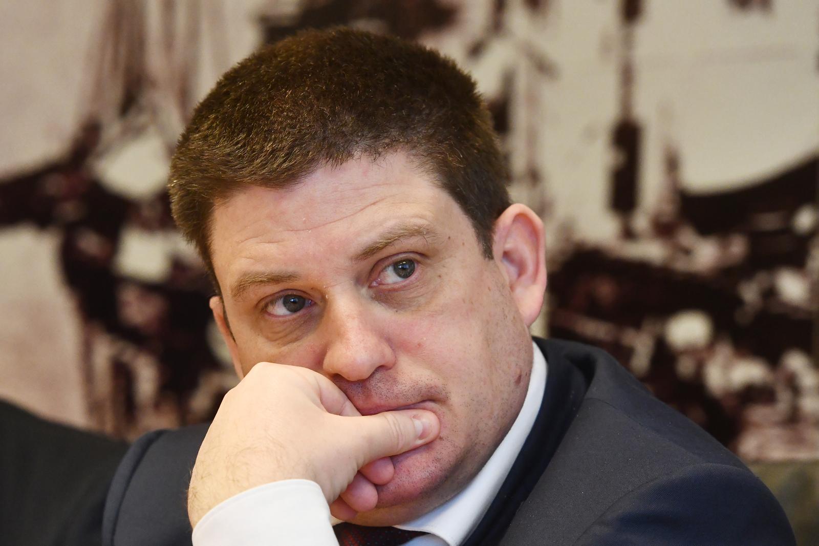 14.02.2024., Sibenik - Potpredsjednik Vlade i ministar mora, prometa i infrastrukture Oleg Butkovic na svecanostii potpisivanja ugovora za projekt Rekonstrukcija raskrizja drzavne ceste DC8 i Ulice V. Skorpika u Sibeniku  cvoriste Mandalina. Potpisivanju su prisustvovali Josip Skoric, Oleg Butkovic, Marko Jelic, Zeljko Buric i Marko Saradjen. Photo: Hrvoje Jelavic/PIXSELL