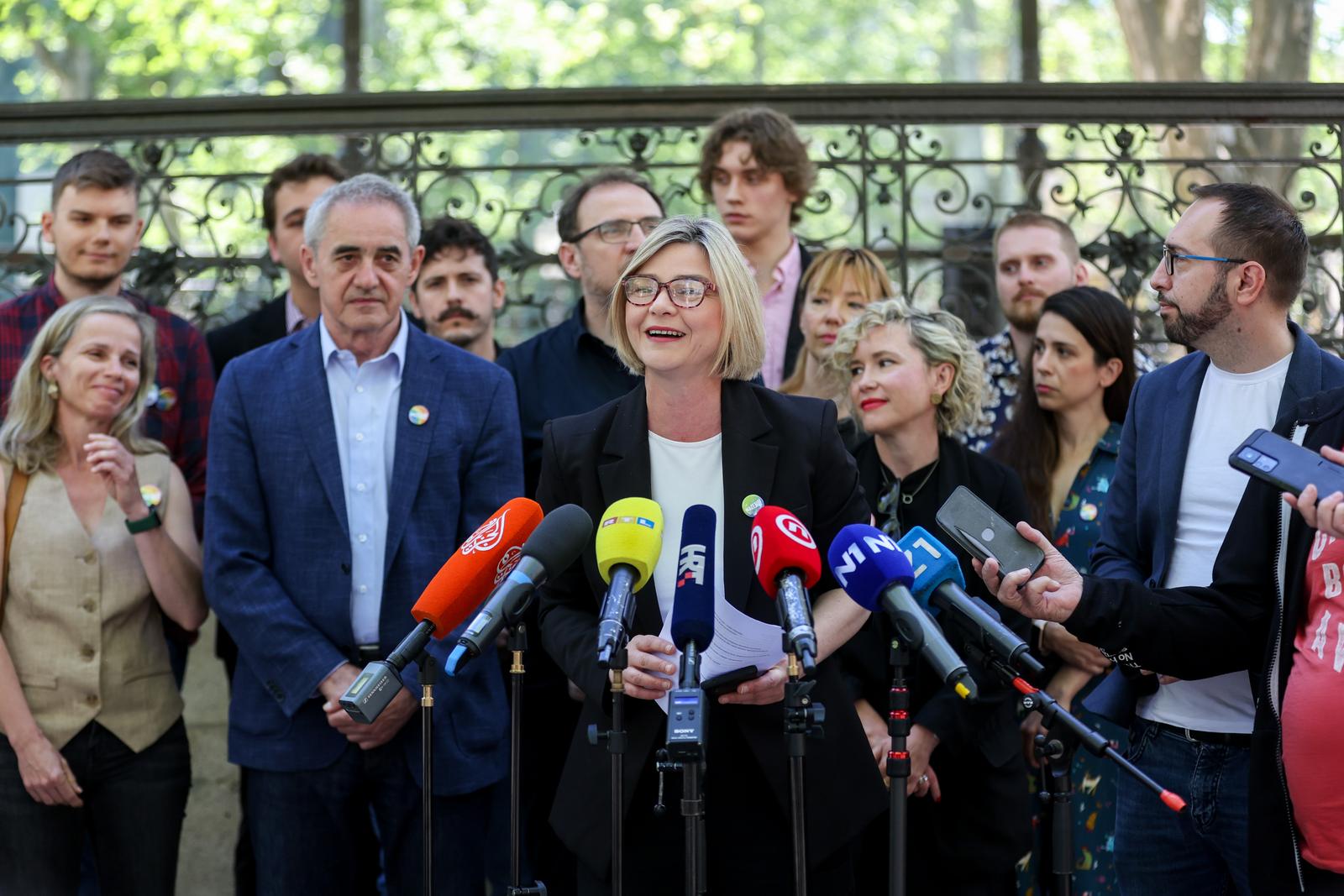 14.04.2024., Zagreb - Zagrebacki gradonacelnik Tomislav Tomasevic i koordinatorica stranke Mozemo! Sandra Bencic odrzali su konferenciju za medije na kojoj su predstavili listu stranke Možemo! za 1. izbornu jedinicu. Photo: Igor Kralj/PIXSELL